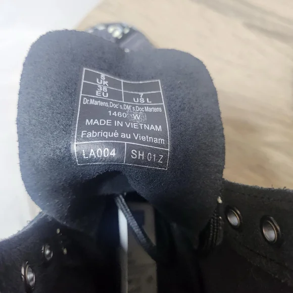 Women’s Dr. Martens 1460 Suede 8-Eye Boot Butterfly Gray Boots Shoes 7 Classic - Picture 10 of 11